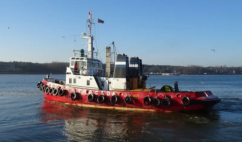 TAK 5 Tug Boat IMO 7237262 photo 7
