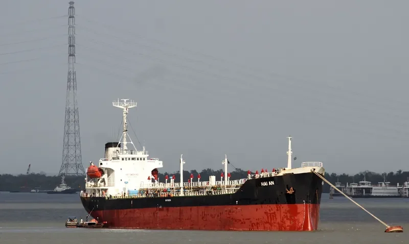 HAI AN Tanker IMO 7302328 photo 2