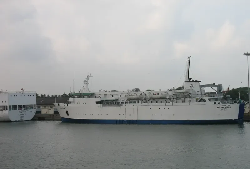 BHARAT SEEMA Passenger Ship IMO 7306219 photo 5