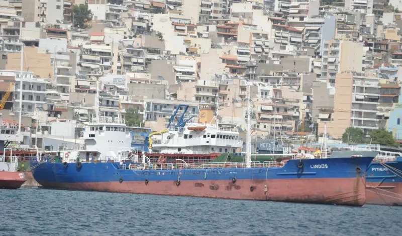 LINDOS Tanker IMO 7312610 photo 5