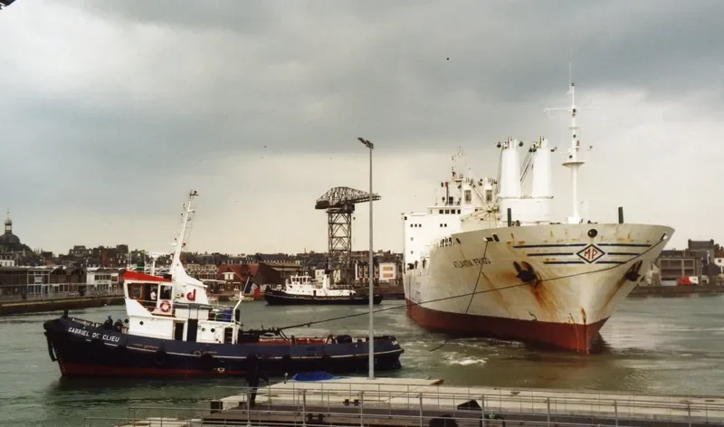 GABRIEL DE CLIEU Tug Boat IMO 7314709 photo 4