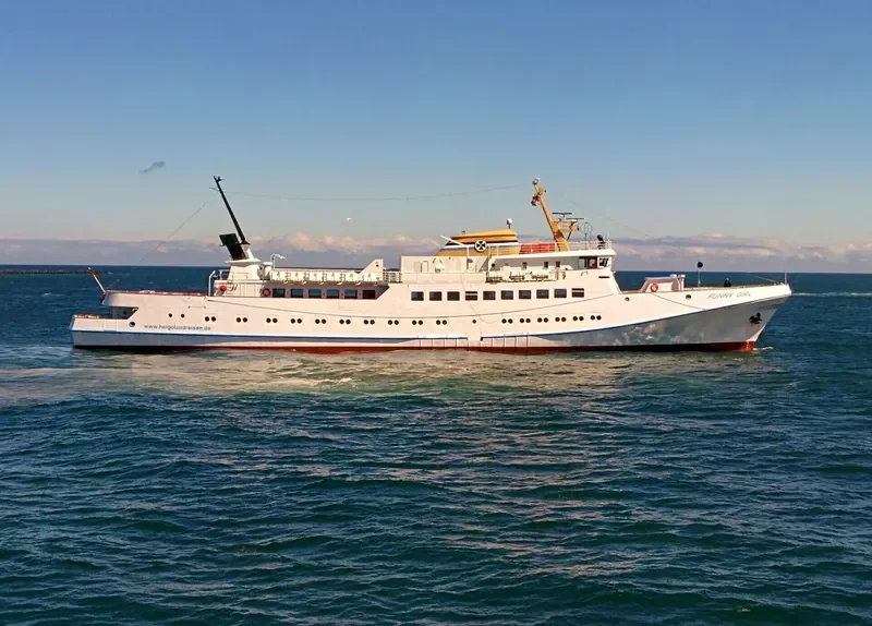 FUNNY GIRL Passenger Ship IMO 7315569 photo 4