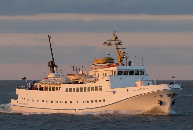 FUNNY GIRL Passenger Ship IMO 7315569 photo 6