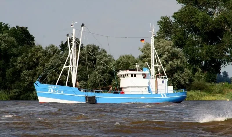 HEIDRIKUR Fishing Vessel IMO 7318872 photo 2