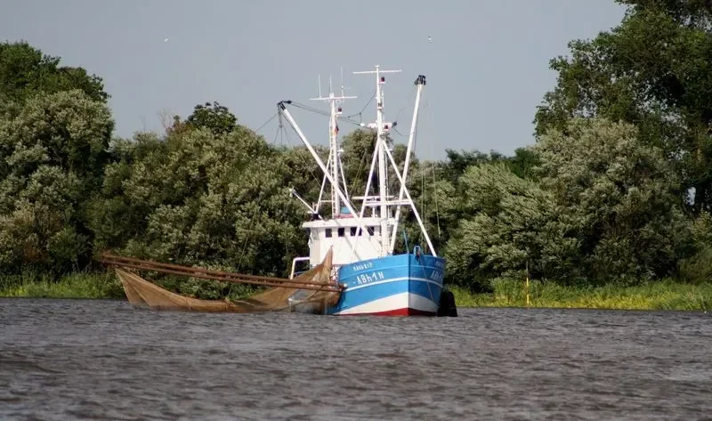 HEIDRIKUR Fishing Vessel IMO 7318872 photo 3