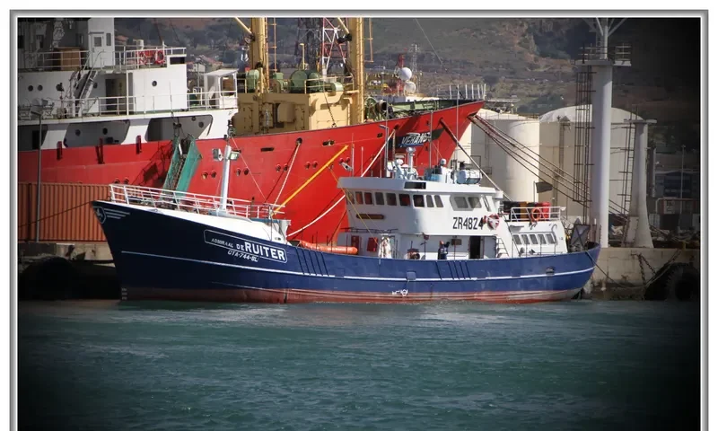 ADMIRAAL DE RUITER Fishing Vessel IMO 7325332 photo 2