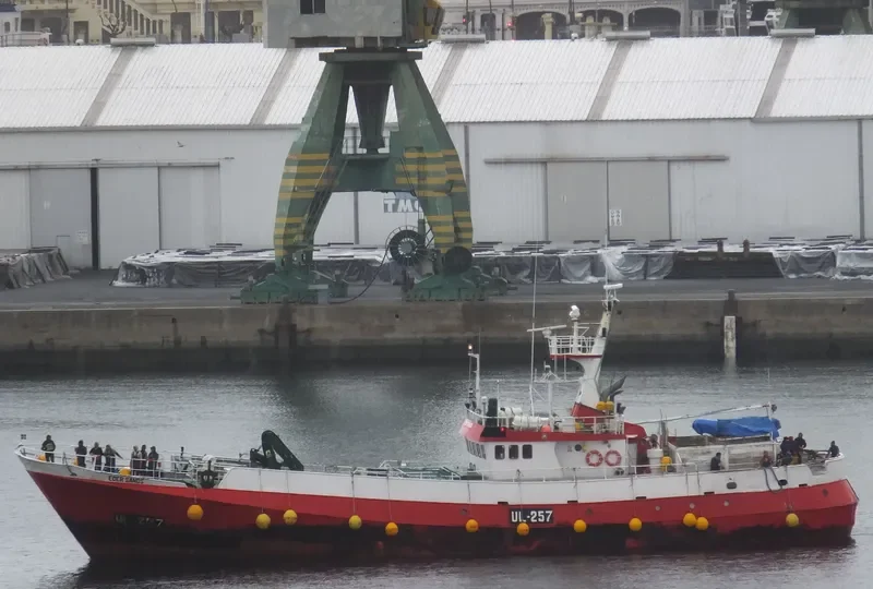 EDER SANDS Fishing Vessel IMO 7326051 photo 2