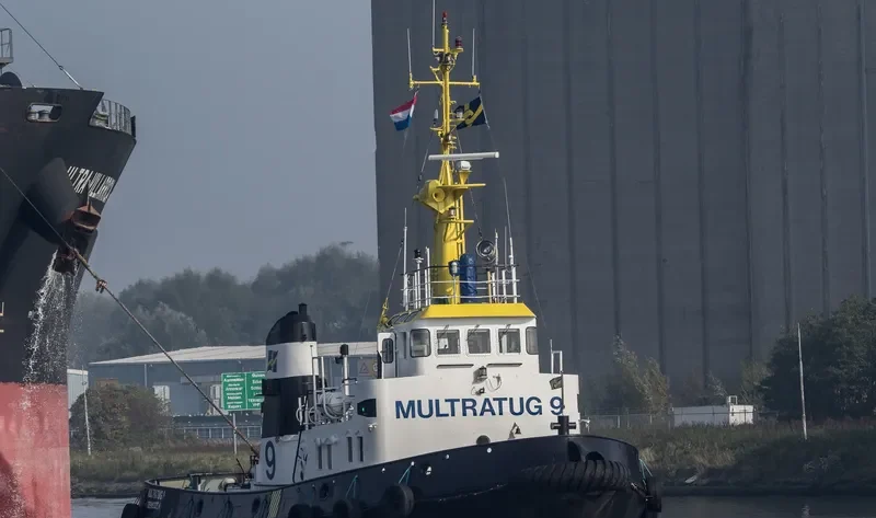 GOLF Tug Boat IMO 7328114 photo 3