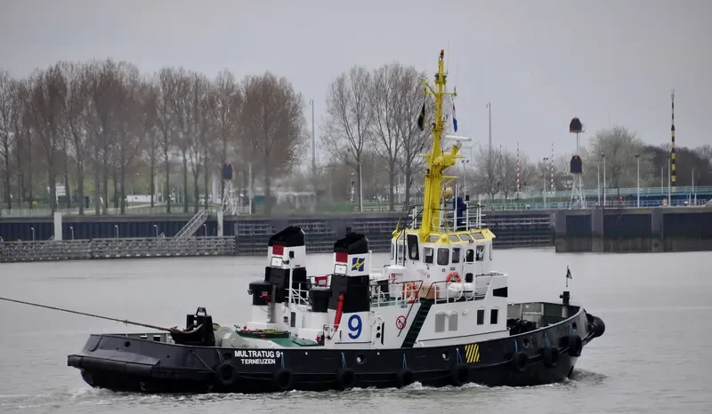 GOLF Tug Boat IMO 7328114 photo 7