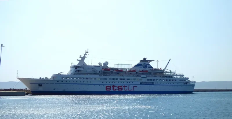 DELPHIN Passenger Ship IMO 7347536 photo 4