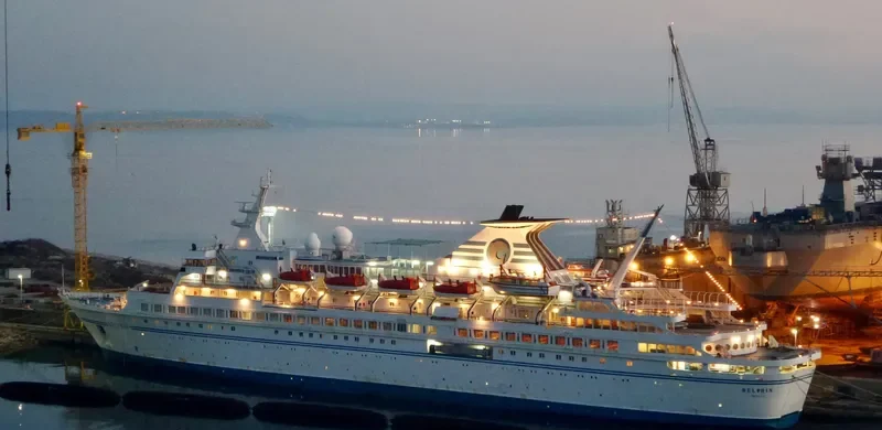 DELPHIN Passenger Ship IMO 7347536 photo 9