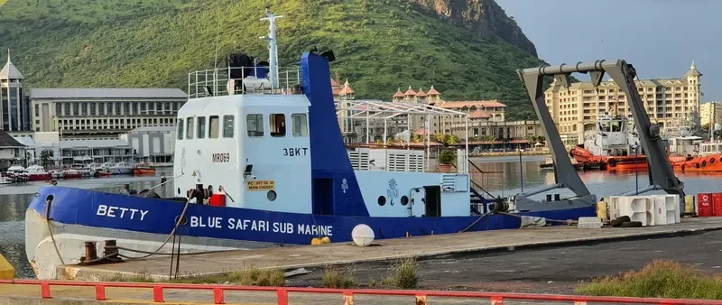 BETTY DES MASCAREIGNES Tug Boat IMO 7356977 photo 6