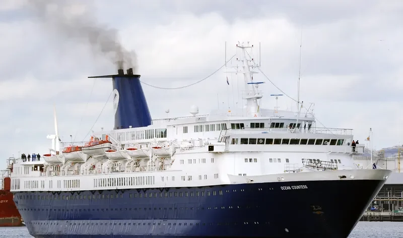 OCEAN COUNTESS Passenger Ship IMO 7358561 photo 3