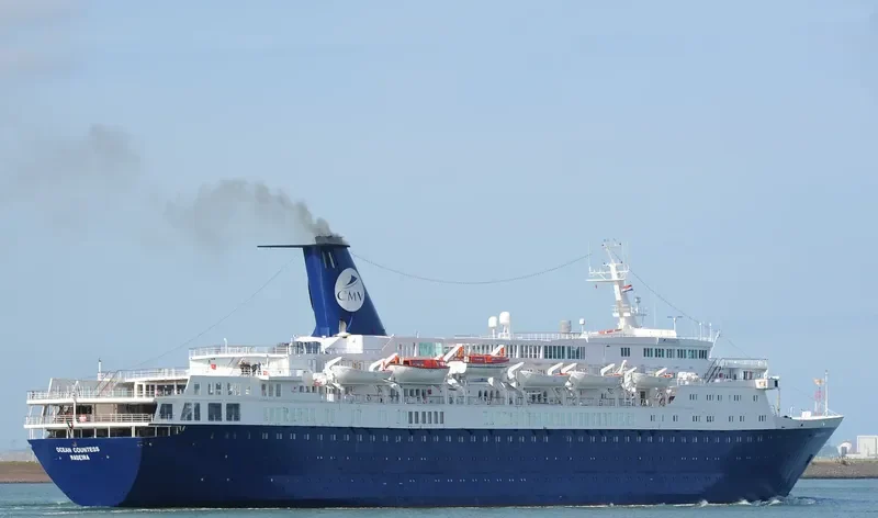 OCEAN COUNTESS Passenger Ship IMO 7358561 photo 5