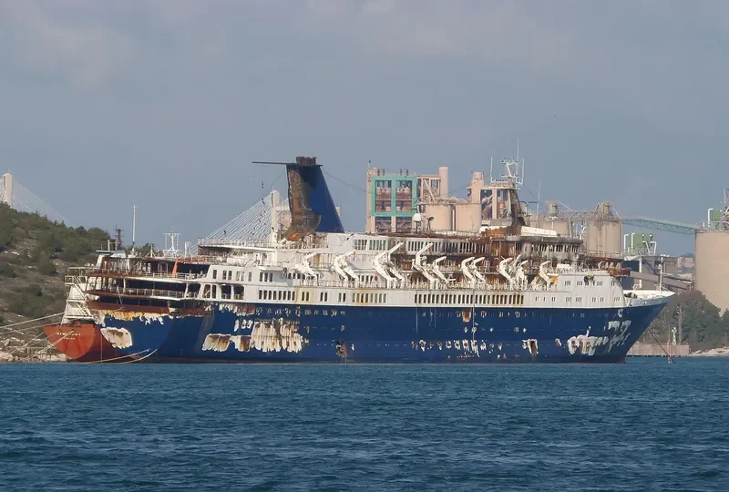 OCEAN COUNTESS Passenger Ship IMO 7358561 photo 10