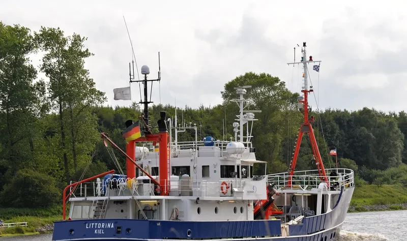 LITTORINA Fishing Vessel IMO 7360942 photo 4