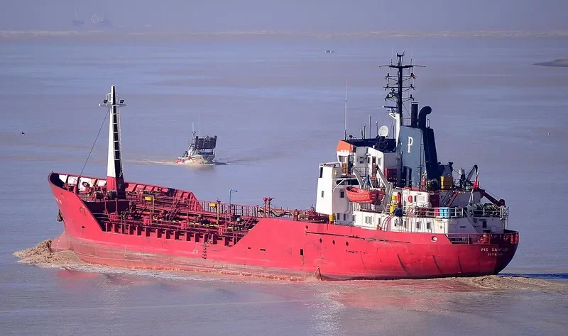 PIC SAINT LOUP Tanker IMO 7361398 photo 4