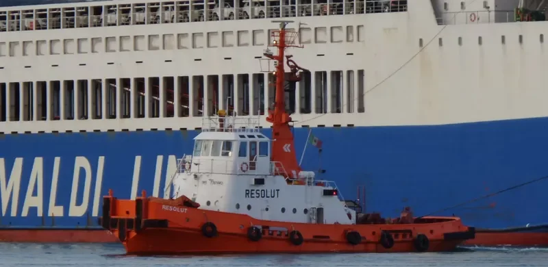 RESOLUT Tug Boat IMO 7361403 photo 8