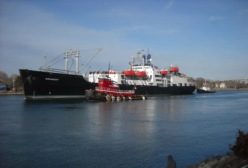 RELIANCE Tug Boat IMO 7367407 photo 6