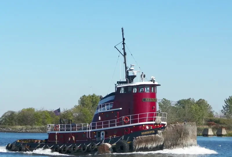 RESOLUTE Tug Boat IMO 7367419 photo 3