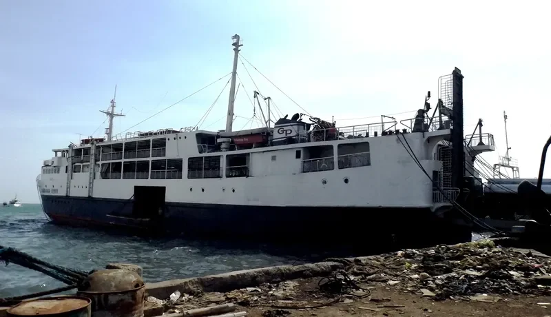 ZAMBOANGA FERRY Ro-Ro Vessel IMO 7377660 photo 2