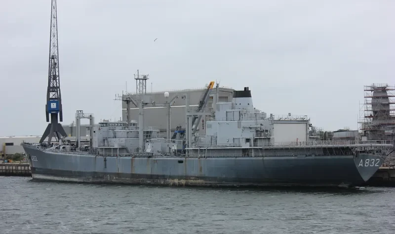 ZUIDERKRUIS Bunkering Vessel IMO 7382055 photo 2