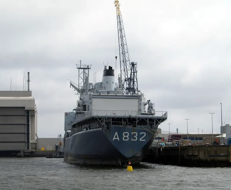 ZUIDERKRUIS Bunkering Vessel IMO 7382055 photo 4