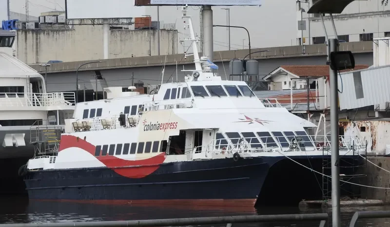 BUENOS AIRES EXPRESS Passenger Ship IMO 7396381 photo 2