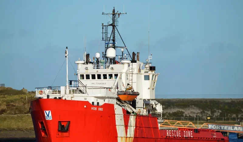 VOS DEE Offshore Supply Vessel IMO 7396563 photo 2
