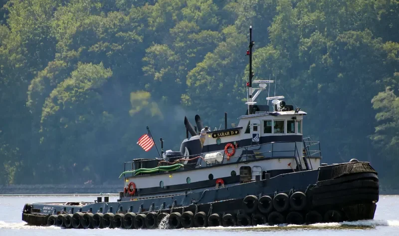 SARAH D Tug Boat IMO 7400510 photo 3