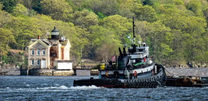 SARAH D Tug Boat IMO 7400510 photo 8