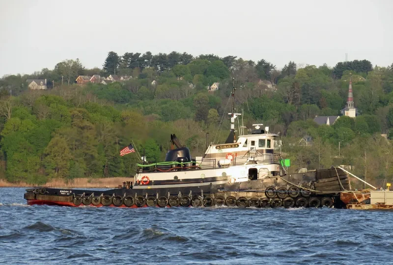 SARAH D Tug Boat IMO 7400510 photo 9