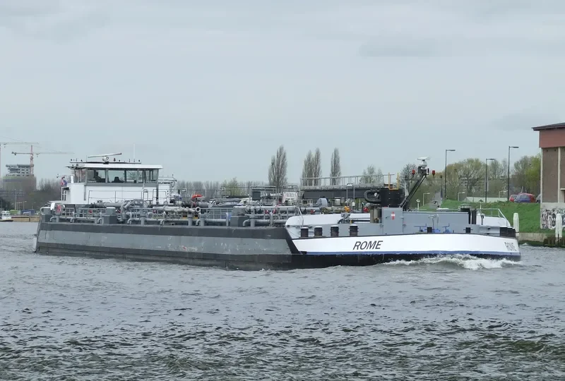 ROME Tanker IMO 7401708 photo 3