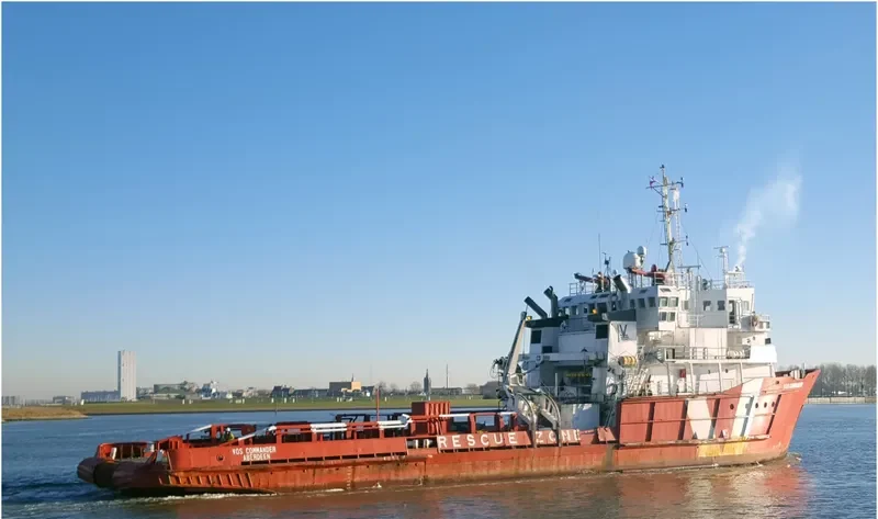 VOS COMMANDER Offshore Vessel IMO 7404188 photo 3