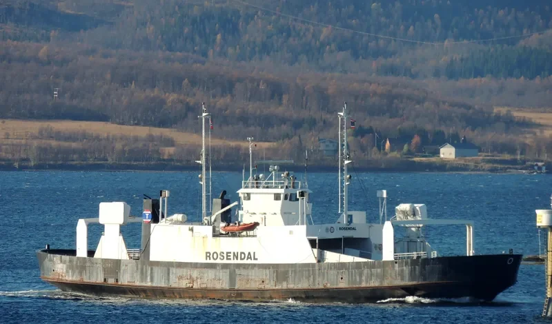 ROSENDAL Ro-Ro Vessel IMO 7405936 photo 2