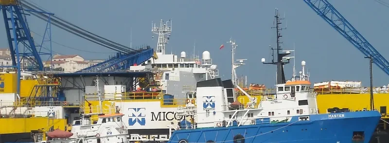 MASTER Offshore Vessel IMO 7406980 photo 4