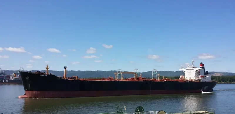 LEO Tanker IMO 7408081 photo 9