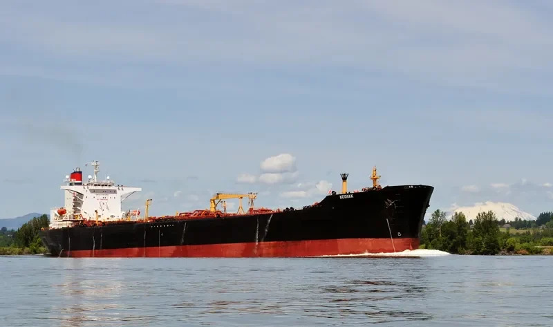 LEO Tanker IMO 7408081 photo 10