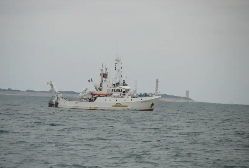 GWEN DREZ Fishing Vessel IMO 7410395 photo 5