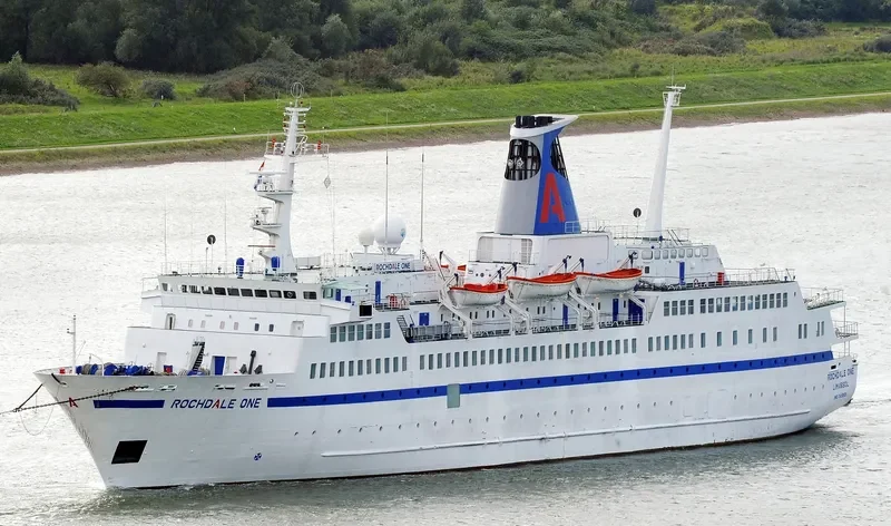 ROCHDALE ONE Passenger Ship IMO 7411959 photo 3