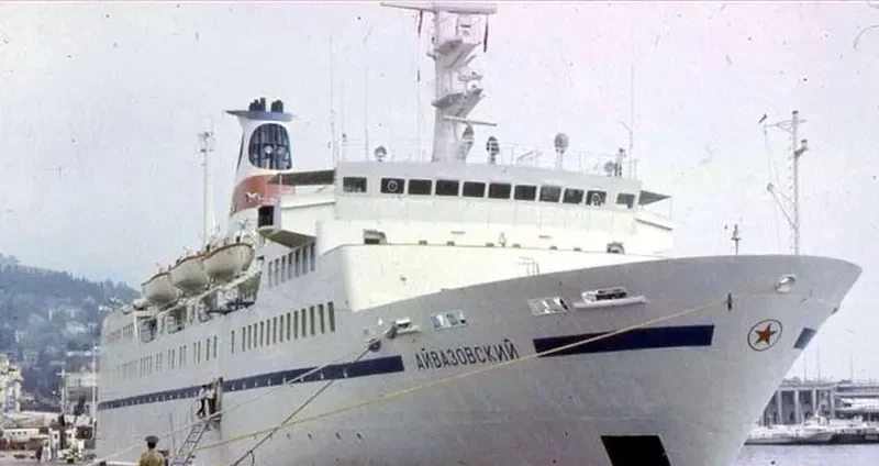 ROCHDALE ONE Passenger Ship IMO 7411959 photo 4