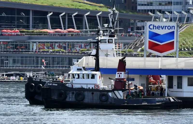 ISLAND CROWN Tug Boat IMO 7414092 photo 9