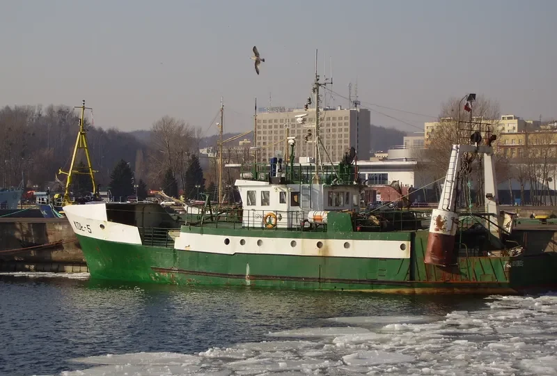 KOL 5 Fishing Vessel IMO 7415008 photo 4