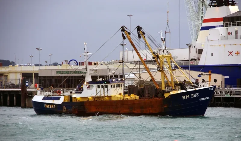 VAN DIJCK Fishing Vessel IMO 7416791 photo 7