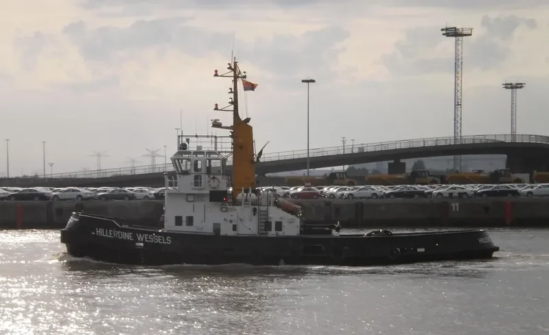HILLERDINE WESSELS Tug Boat IMO 7417604 photo 3