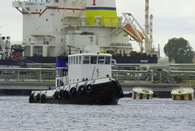 LEVANTES Tug Boat IMO 7422257 photo 10