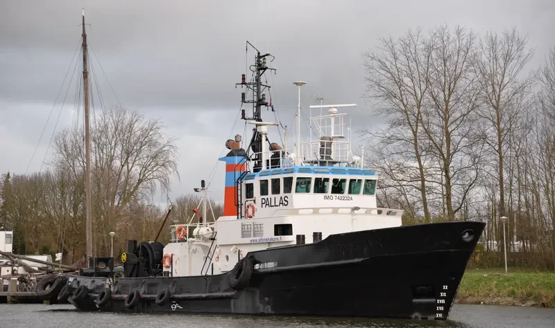 PALLAS Tug Boat IMO 7422324 photo 4