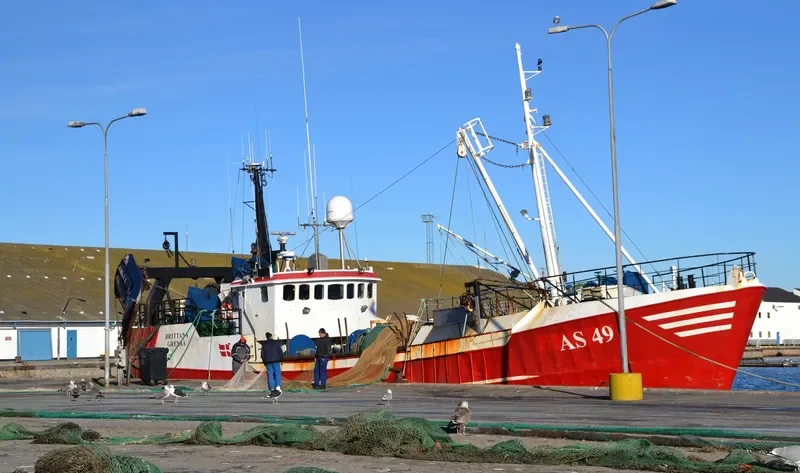 BRITTANA Fishing Vessel IMO 7423976 photo 4