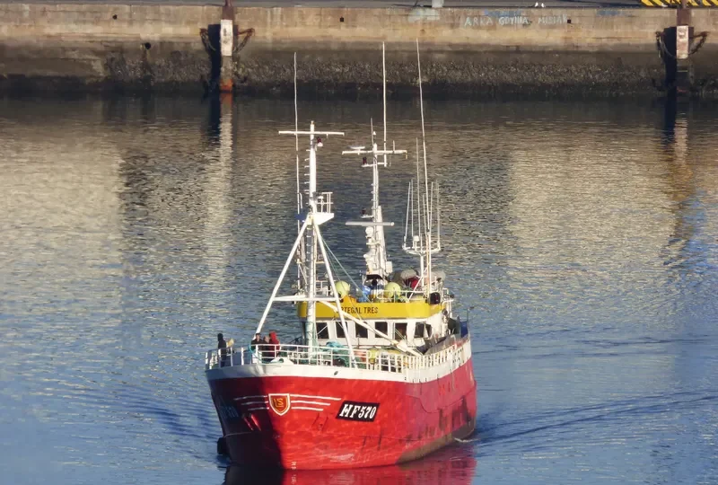 ORTEGAL TRES Fishing Vessel IMO 7424580 photo 3