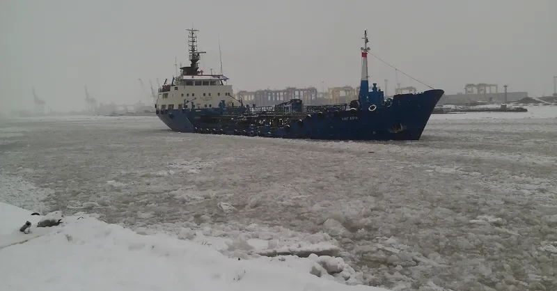 ANGARA Tanker IMO 7427647 photo 6